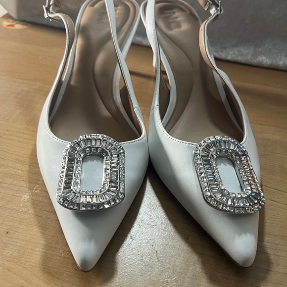 Elegant White Slingback Heels with Crystal Embellishment - Picture 1 of 9